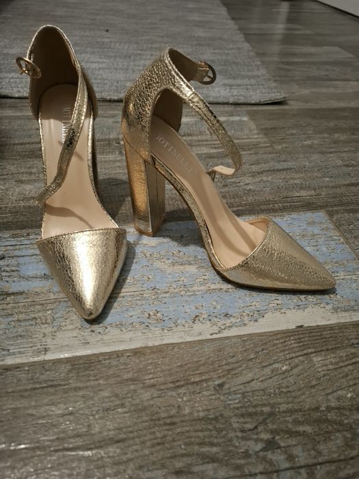 Pantofi nr 36 aurii