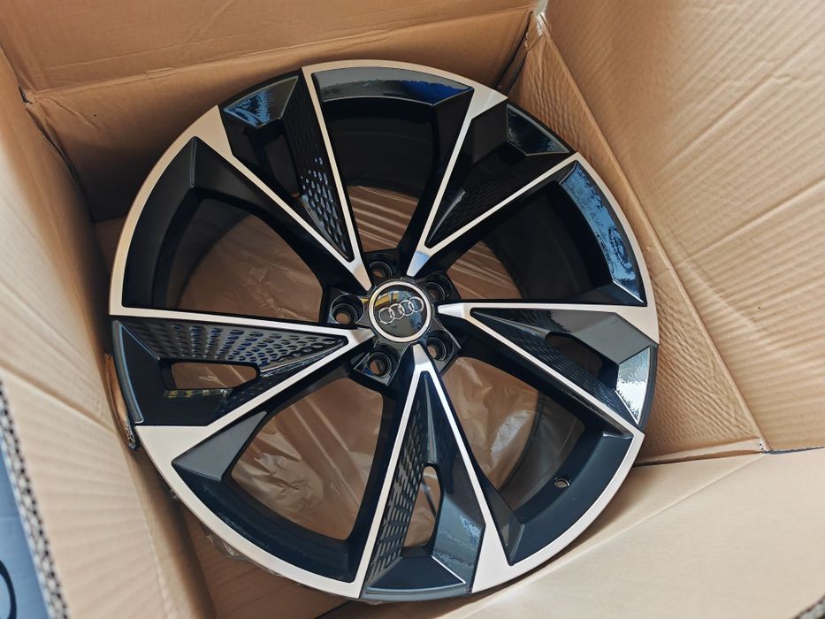 Vand jante de aliaj pentru Audi pe 18 marca carbonado