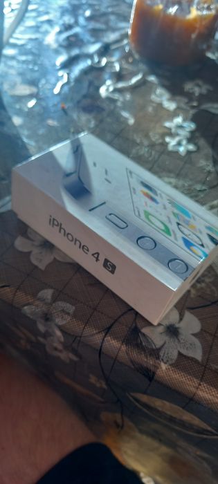 IPhone 4s в отличном состоянии