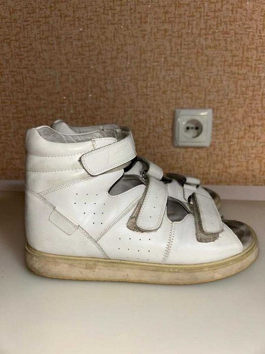 Продам ортопедические сандали