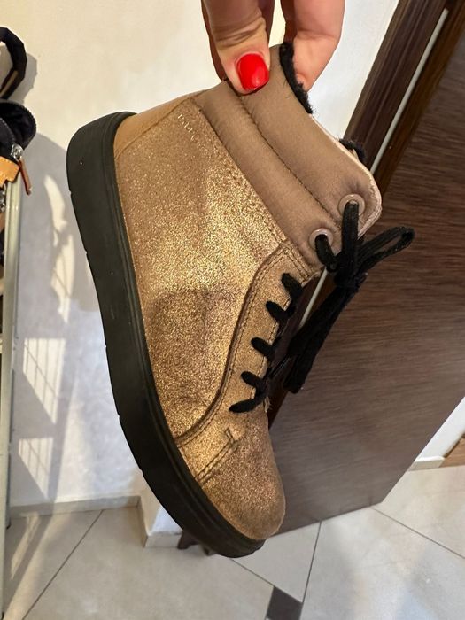 Детские ботинки