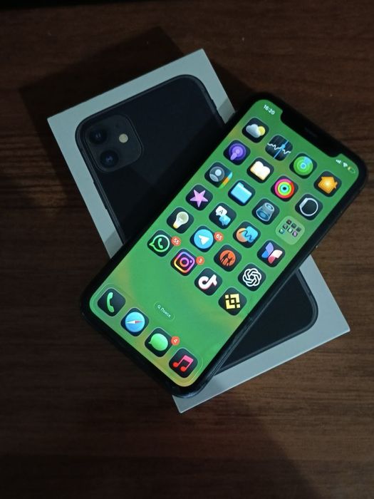 iPhone 11 black продается