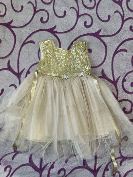 Продаются  платья