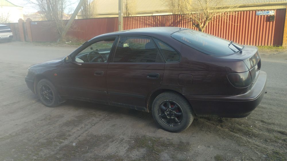 Продам Тайота Карина Е Хэтчбек