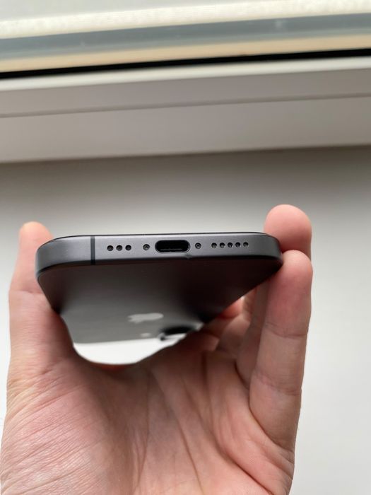 Черный Iphone 17 256
