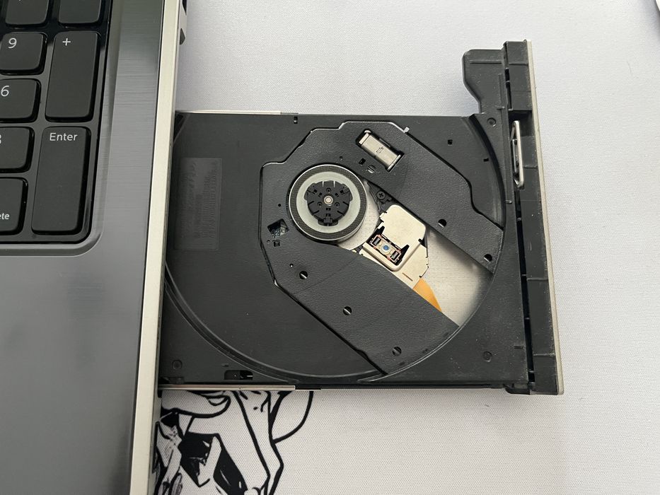 Ноутбук dell inspiron 5720