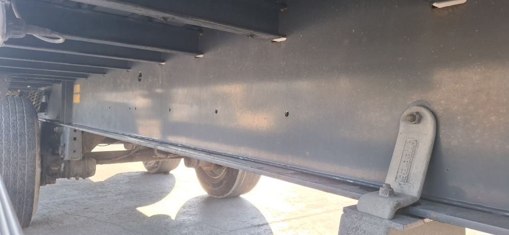 Semiremorca Standard Dubă  Box  Container  Furgon  izoterma  2 Axe