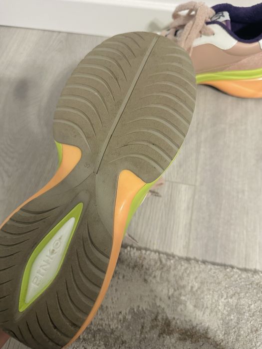 Adidasi Pinko purtati p singura data marimea 39