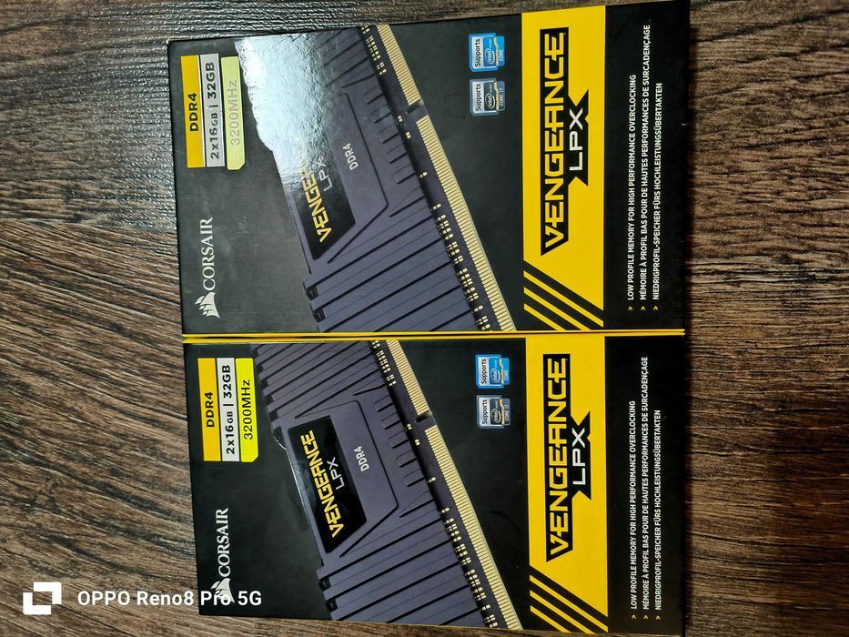 Памет Corsair Vengeance LPX Black 32GB, DDR4, 3200MHz