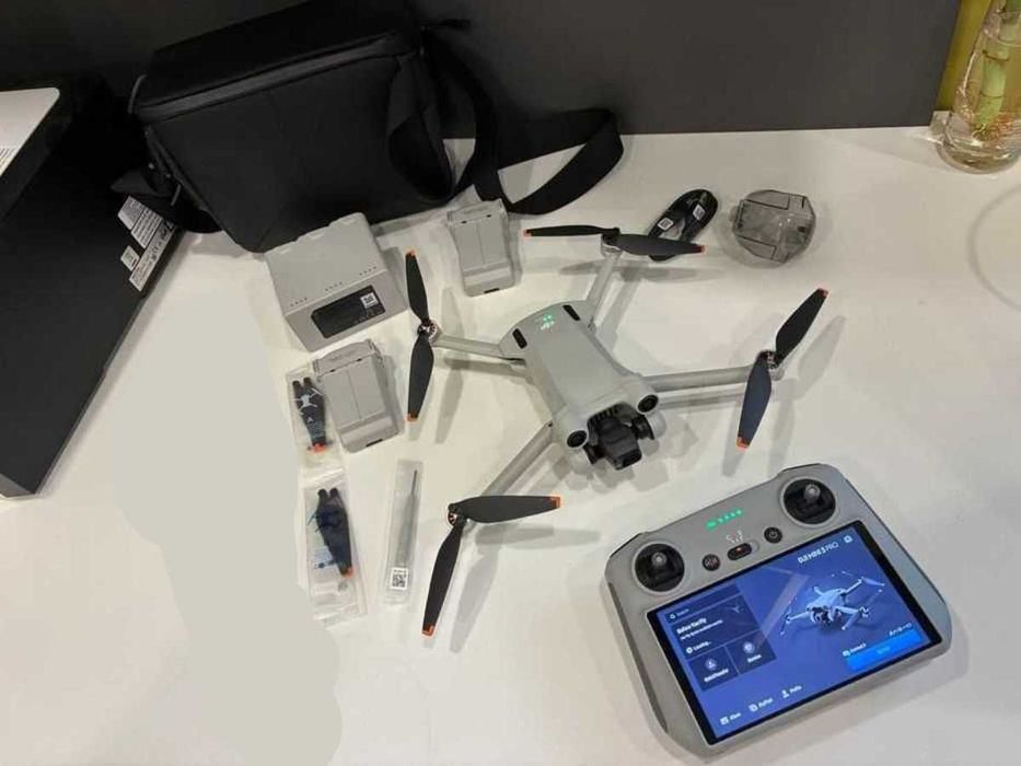Дрон DJI Mini 3 Pro - Fly More Combo