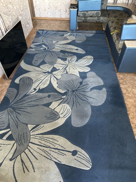 Продаю ковры 5*3,3*3