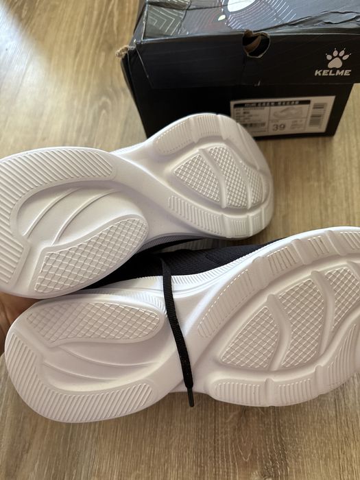 Кросовки 39 размер,