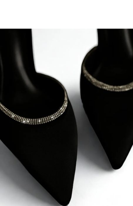 Босоножки 35 размер. Цена 7000