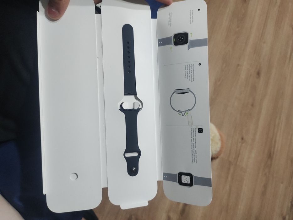 Оригинальный ремешок Apple Watch 41 мм
Состояние: новый / не носился
О