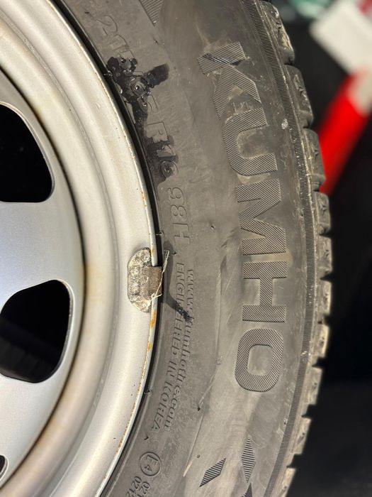Set 4 roți iarnă complete Kumho WinterCraft WP52 215/65 R16 98H + jante tablă