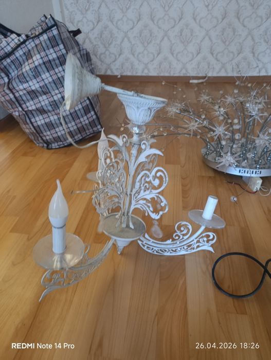 Продам люстры      .
