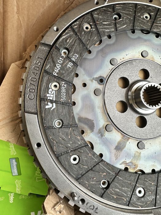 Kit ambreiaj cu volanta Noi in cutie Renault Megane 3 motor 1.9tdi