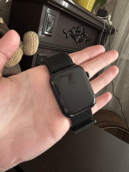 Продам Apple watch 8