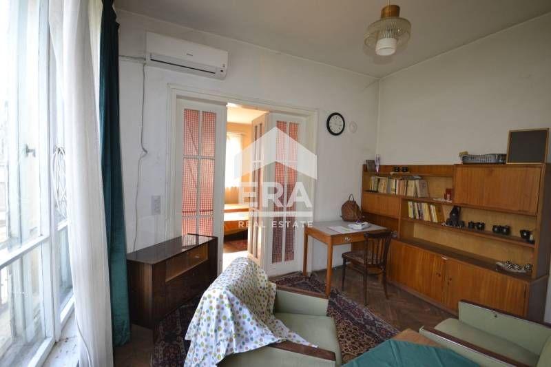 Продава се Тристаен апартамент в Хасково, Център - 85 кв.м за 1164 €/кв.м - Снимка #1