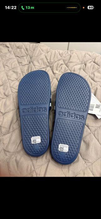 Papuci adidas!!sunt noi nepurtati