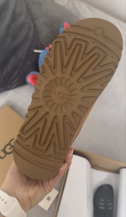 UGG TAZZ 39 maro