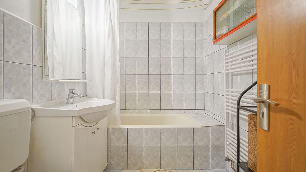 Vând apartament 3 camere, Triaj, decomandat, 74 mp.