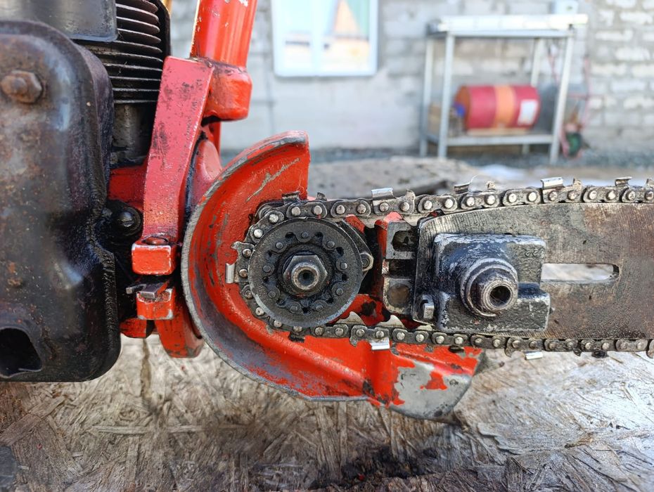 Продам бензопилу