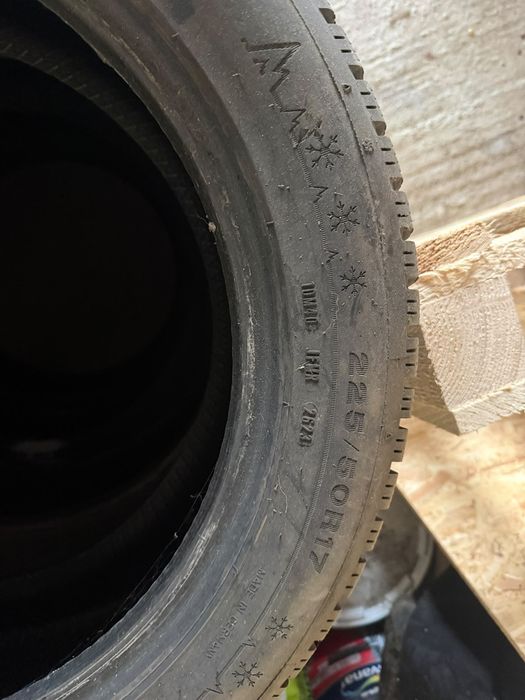 Cauciucuri iarna Dunlop 225/50 R17