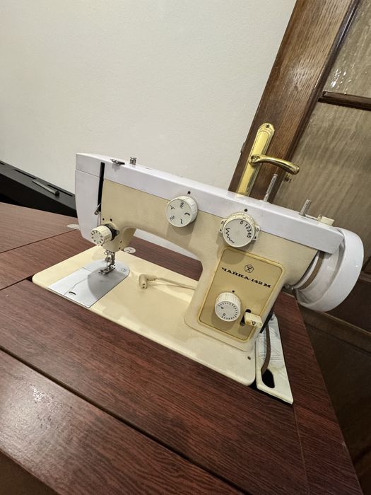 Швейная машинка Чайка 142М