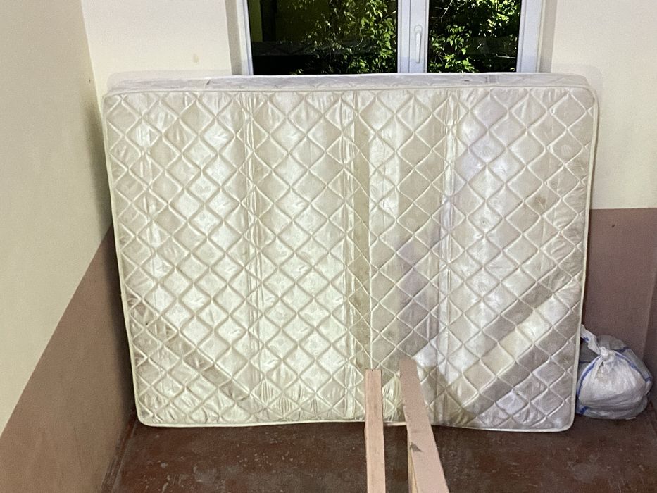 Matras prujinasi sal ezilgan, ishlatsa bòladi