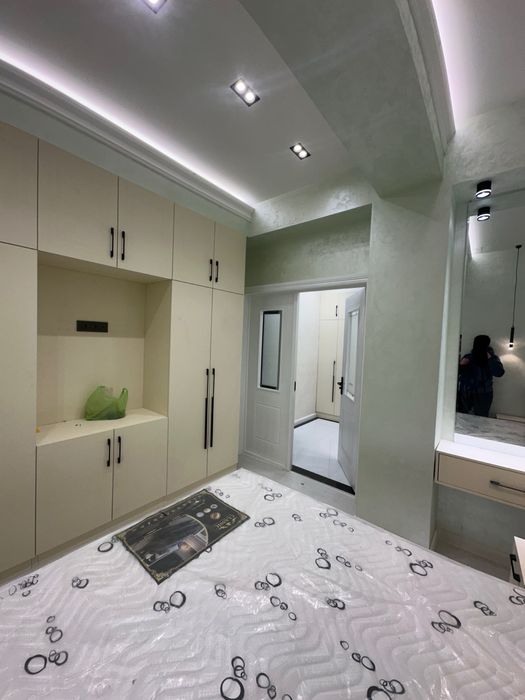 Srochno Stroy mart ropasida Palma dom Ibn Sinoda  2 xona sotiladi