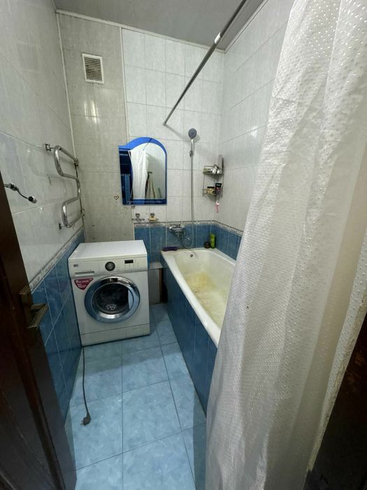 Shaxar markazi Sebzorda 3 xonali uy sotiladi