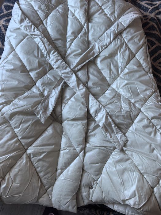 Продавам много красив дамски елек