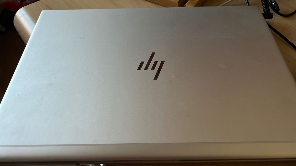 Продавам HP EliteBook 745 G5
