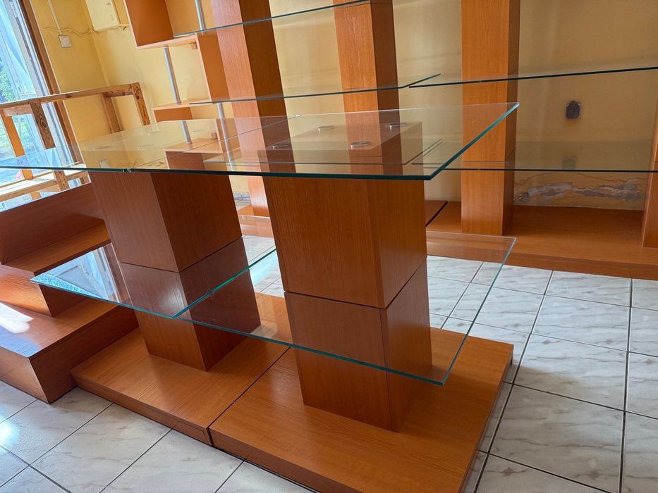 Продават се модули, подходящи за търговски обект!