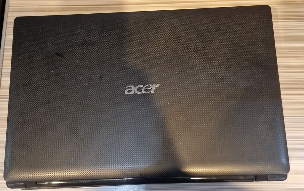 Продам ноутбук Acer.
