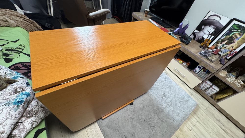 Masa extensibila cu scaune incluse