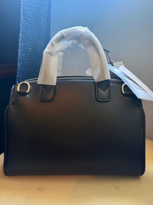 Нова чанта Armani Exchange