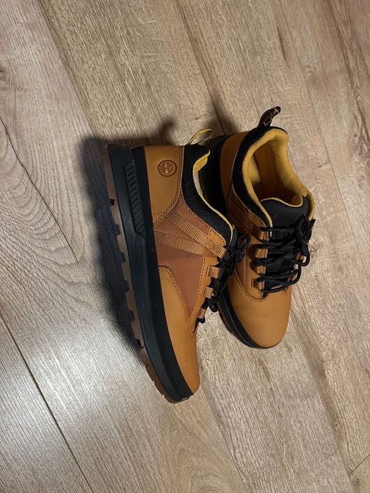 Încălțăminte Noua