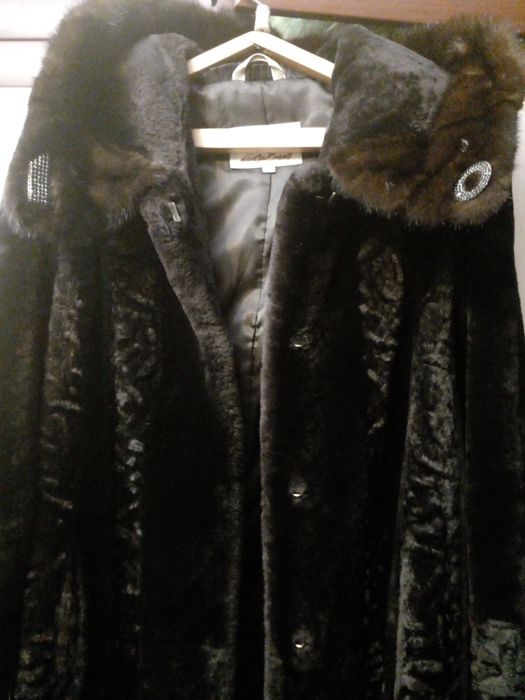 Продам шубу натуралка мутон.