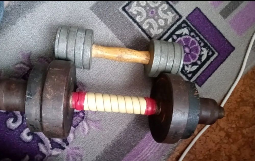 Гантели 4 и 12 кг