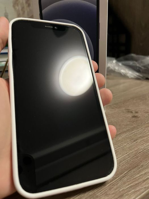 iPhone 12 небольшой торг уместен