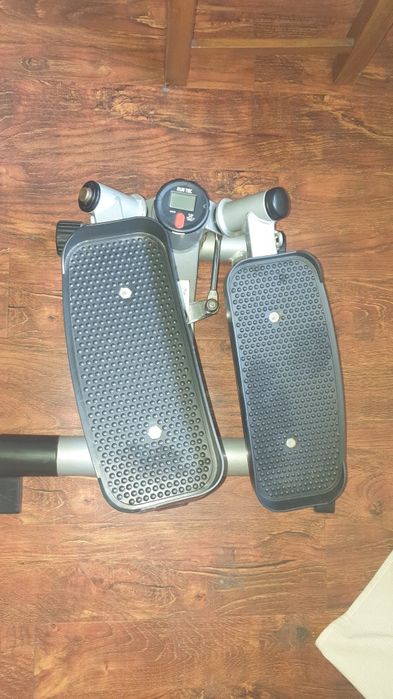 Mini Stepper Vertical Run Tec cu afisaj digital - Ideal pentru fitness acasa