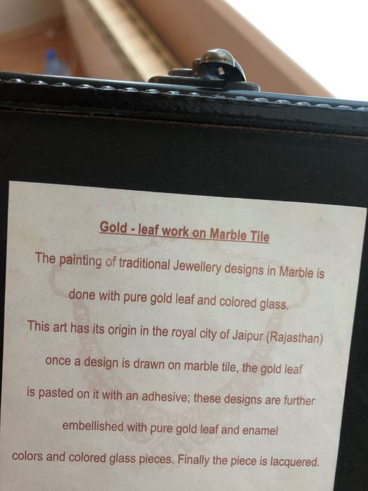 Ръчно-изрисувана кутия със злато