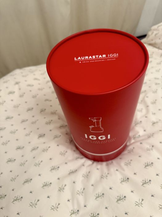 Продам ручной отпариватель Laurastar Iggi red