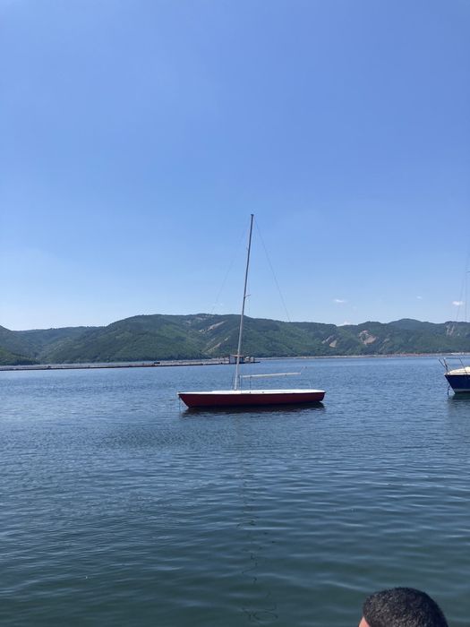 Ветроходна яхта Зефир