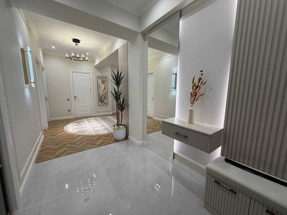 Продается Квартира!4х комн,108м2|8-роддом, гостиница Courtyard США