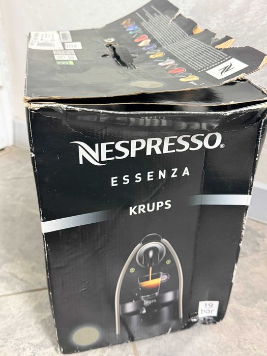 Капсулна кафемашина Nespresso Essenza