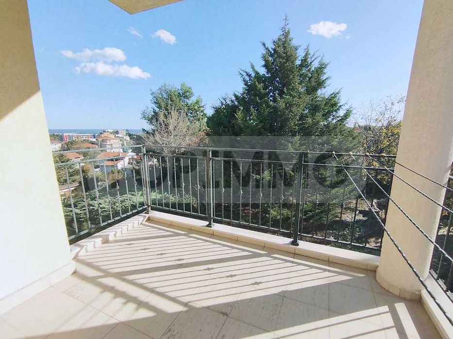 Дава се под наем Четиристаен апартамент в к.к. Св.Св. Константин и Елена - 125 кв.м за 1200 € - Снимка #4