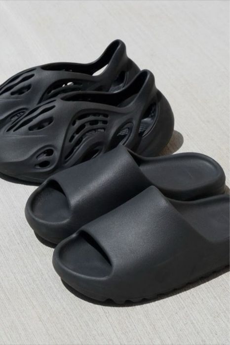 шлепки Adidas Yeezy Slides